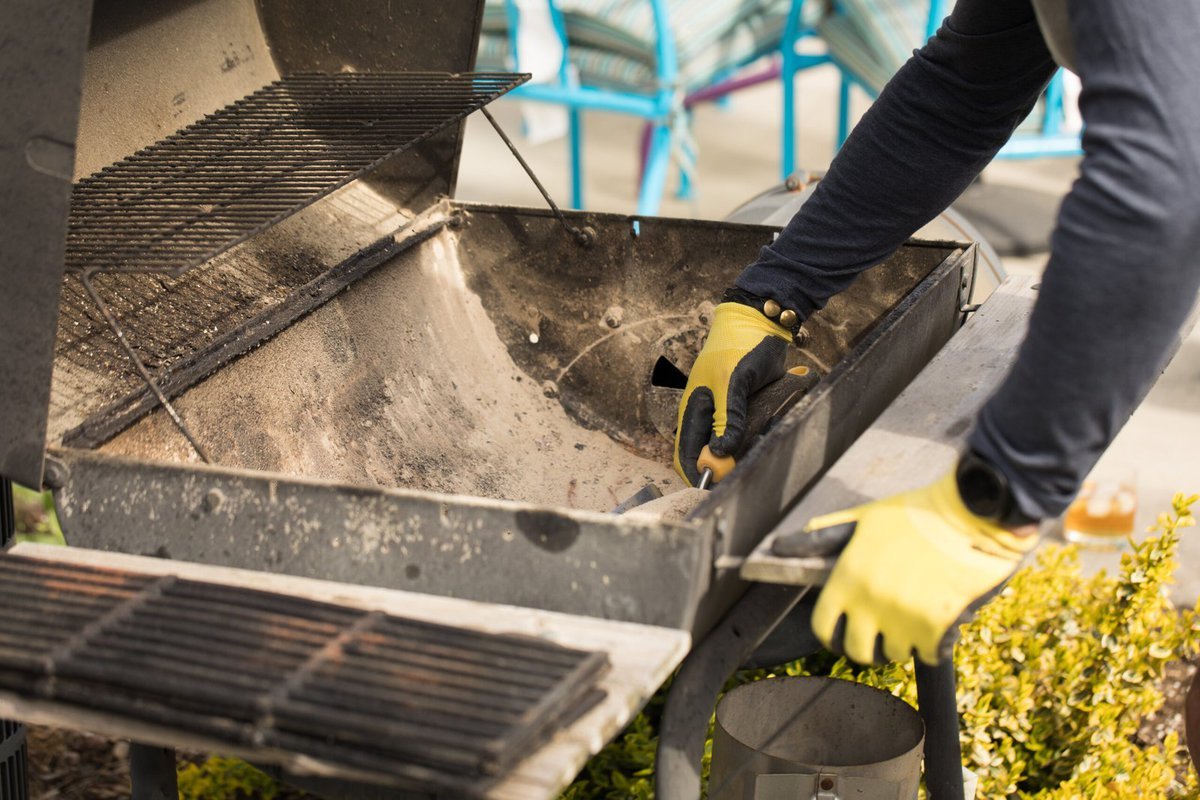 You are currently viewing Safe Uses for BBQ Ashes – Tips & Ideas